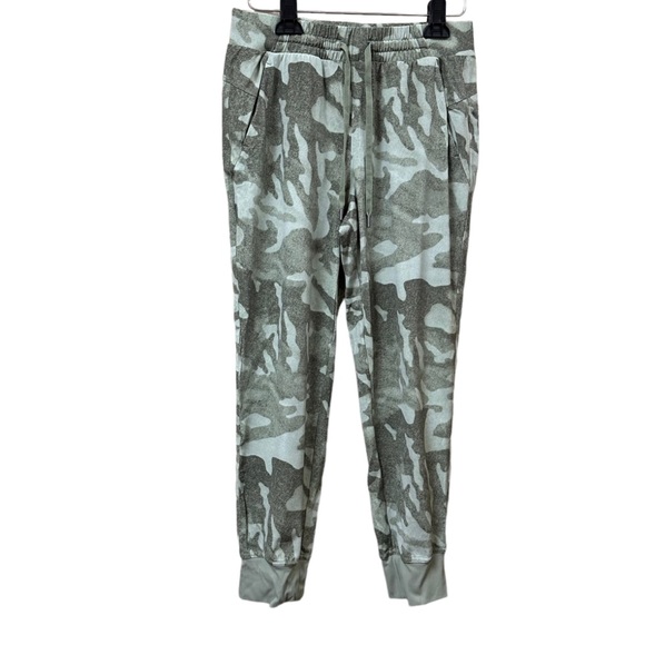 Calia By Carrie Underwood Green Camo Jogger Ankle Pants Size Small - Picture 3 of 10